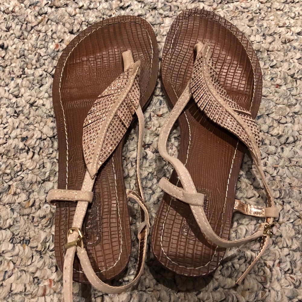 Feather sandals with gems